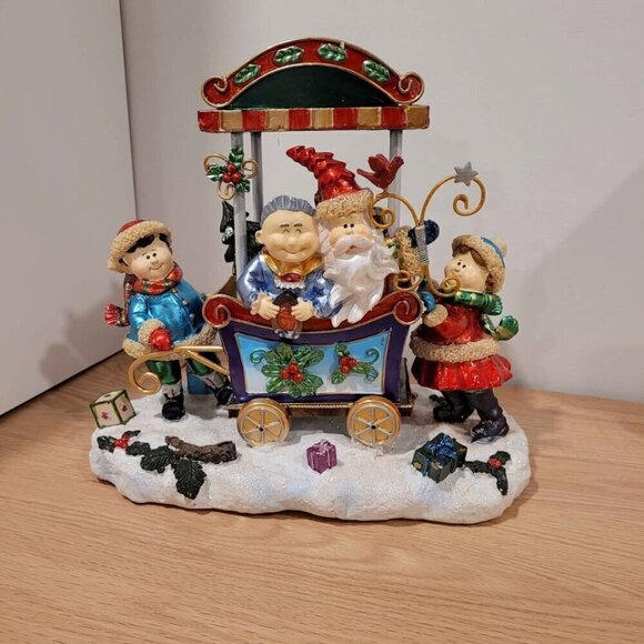 Vintage Santa Christmas Decoration Resin NEW Santa and Mrs Claus in Cart - Picture 10 of 10